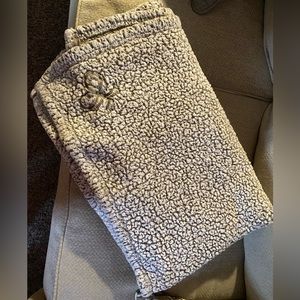 Arbonne blanket throw